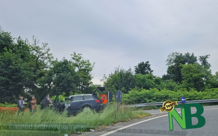 Super, auto fuori strada all'uscita di Cossato Super, auto fuori strada all'uscita di Cossato