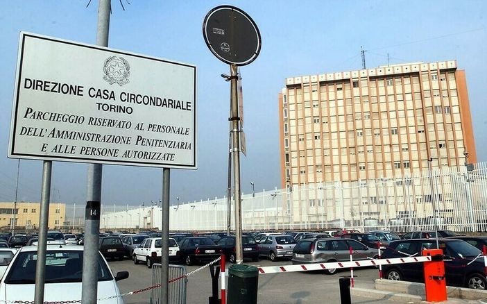 Torino, cede l'intonaco nel Padiglione B del carcere. Sappe: "Strutture sempre più critiche"
