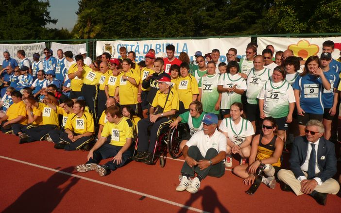La foto di gruppo dei partecipanti dell'edizione 2013