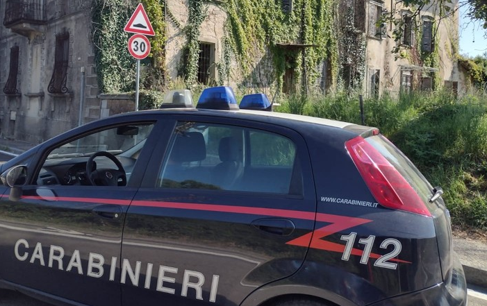 carabinieri negozio