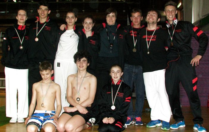 Nella foto da sinistra in basso: Nicola Bellan, Andrea Berteletti, Lisa Bellotti, in alto: Deborah Spagnuolo, Simone Grosso, Alice Grosso, Alessia Berteletti, il maestro Palma Arpone, Giulio Bellan, Cary Balsano, Simone Pleitavino.