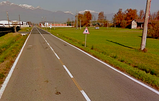 Anziana soccorsa dai passanti che chiamano i carabinieri