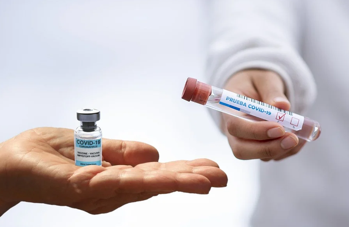 Via libera dell'AIFA alla terza dose per immunodepressi, over 80 e ospiti delle RSA Via libera dell'AIFA alla terza dose per immunodepressi, over 80 e ospiti delle RSA