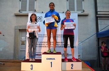 Il podio della 5 Miglia femminile (Foto Biella &amp; Dintorni)