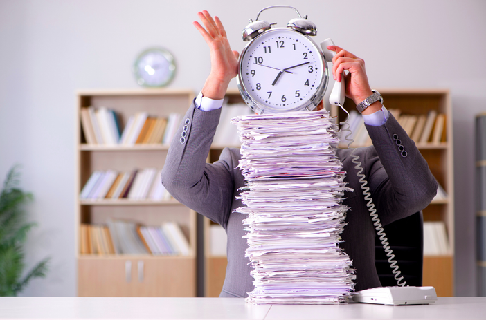 Oltre il 65% degli imprenditori rinuncia agli investimenti: il danno della burocrazia