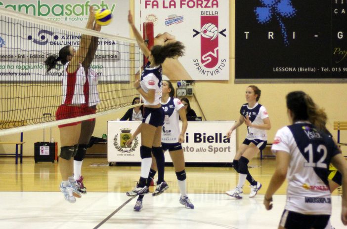 Un'immagine del derby di Coppa