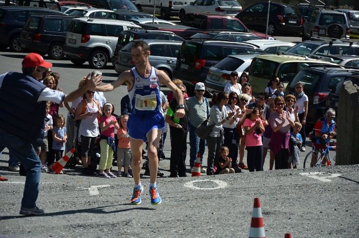 Alberto Mosca al traguardo lo scorso anno (www.biellaedintorni.it)