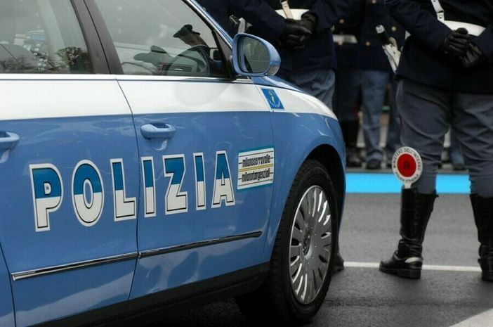 Torino, Uomo tratto in salvo dalle acque gelide del Po dagli agenti di polizia Torino, Uomo tratto in salvo dalle acque gelide del Po dagli agenti di polizia