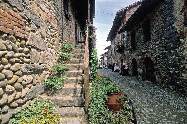 “Borgh’n Folk” fa tappa a Candelo: musica corale tra storia e tradizioni popolari