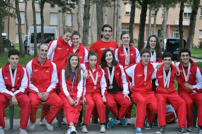 La squadra di nuoto pinnato del club Pralino
