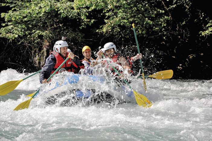 A San Valentino regala un soggiorno in un romantico chalet dello Stura River Village oppure una discesa tra le rapide in Rafting