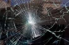 Bioglio, si allontanano da casa e al ritorno trovano il vetro di una finestra rotto Bioglio, si allontanano da casa e al ritorno trovano il vetro di una finestra rotto