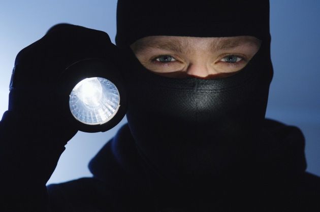 Occhieppo Superiore: Se ne vanno a mani vuote i ladri che hanno forzato la porta di una cascina