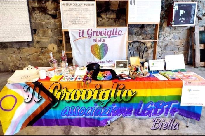 Il libro della storia Lgbtqi+ in regalo rispondendo a una semplice domanda Il libro della storia Lgbtqi+ in regalo rispondendo a una semplice domanda