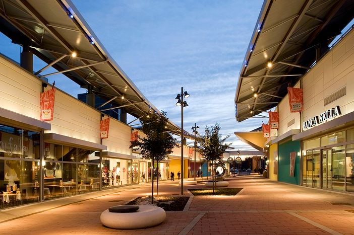 Panico a "Gli Orsi", rumeno spruzza spray al peperoncino durante una lite Panico a "Gli Orsi", rumeno spruzza spray al peperoncino durante una lite