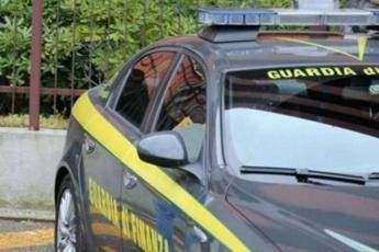 Caporalato in appalti pubblici, 5 indagati: perquisizioni in 8 regioni