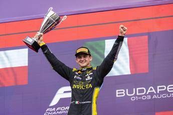 Fornaroli: "Sogno la Formula 1, ma prima il trionfo in F2. Verstappen idolo, Rossi un esempio" Fornaroli: "Sogno la Formula 1, ma prima il trionfo in F2. Verstappen idolo, Rossi un esempio"