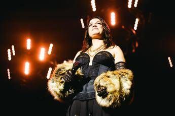 Emma suona la chitarra di papà Rosario: "Ho trovato coraggio dopo tanto tempo"