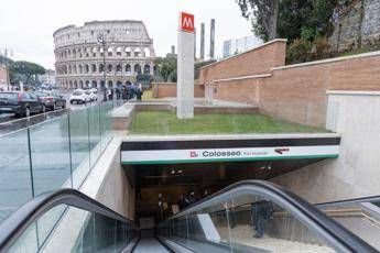 Roma, inaugurate le nuove stazioni-museo della Metro C di Porta Metronia e Colosseo Roma, inaugurate le nuove stazioni-museo della Metro C di Porta Metronia e Colosseo
