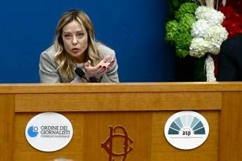 Meloni: "Trump non attaccherà la Groenlandia, Ue parli con la Russia" Meloni: "Trump non attaccherà la Groenlandia, Ue parli con la Russia"