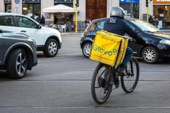 Rider sfruttati, procura Milano dispone controllo giudiziario per Glovo Foodinho Rider sfruttati, procura Milano dispone controllo giudiziario per Glovo Foodinho