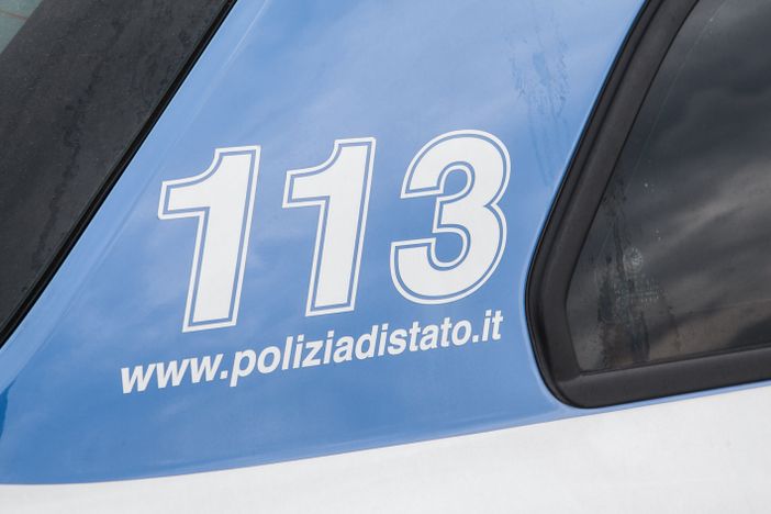 Processato per aver colpito un poliziotto