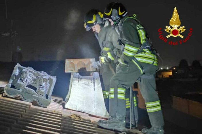 Dal Nord Ovest, a Cigliano principio d'incendio di una canna fumaria
