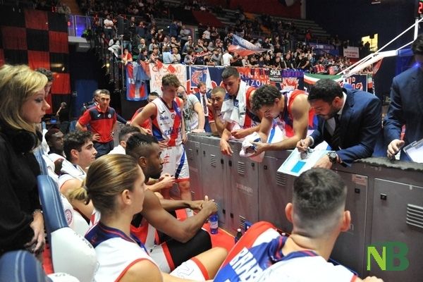 Edilnol Biella: lo spogliatoio, le emozioni, la tensione del pre partita nei volti dei "gladiatori" VIDEO