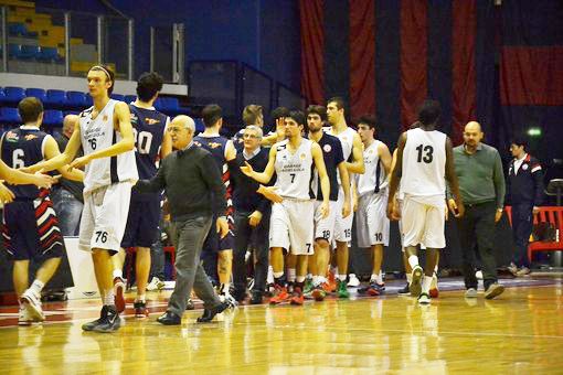 Basket - Cestistica cede di schianto a La Spezia
