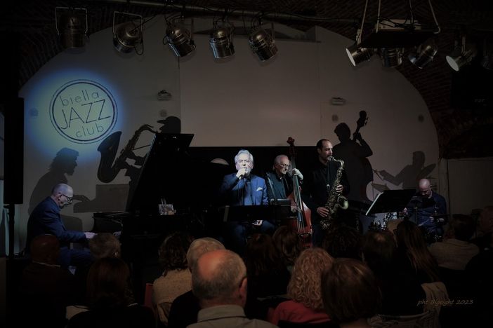 Martedì 1 aprile torna il crooner Claudio Borroni al Biella Jazz Club