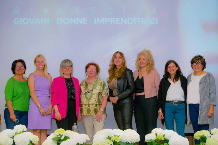 Moltissime donne imprenditrici al convegno CNA a Palazzo Gromo Losa - Foto CNA Biella Moltissime donne imprenditrici al convegno CNA a Palazzo Gromo Losa - Foto CNA Biella