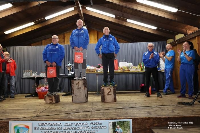 La festa della Marcia Alpina a Crocemossso premiati i campioni regionali individuale e a coppie