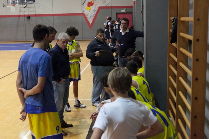 Basket - Contro Novara del Vigliano si salva soltanto Piccioni