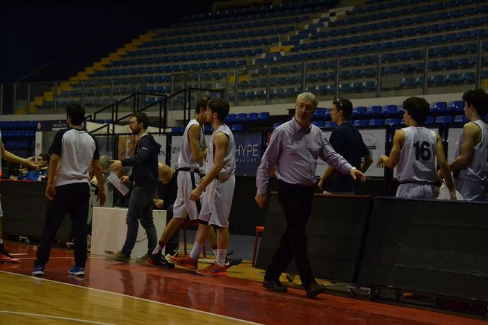 Un super Luca Pollone guida la sua squadra alla vittoria Un super Luca Pollone guida la sua squadra alla vittoria