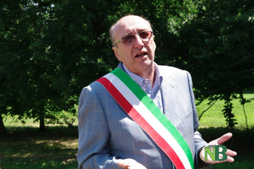 Il sindaco del paese, Carlo Cabrio