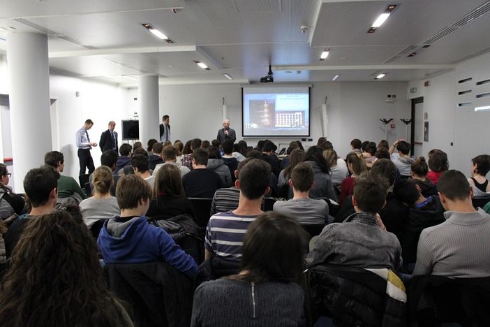 Gli studenti chiedono: "Rispettate il nostro diritto allo studio"