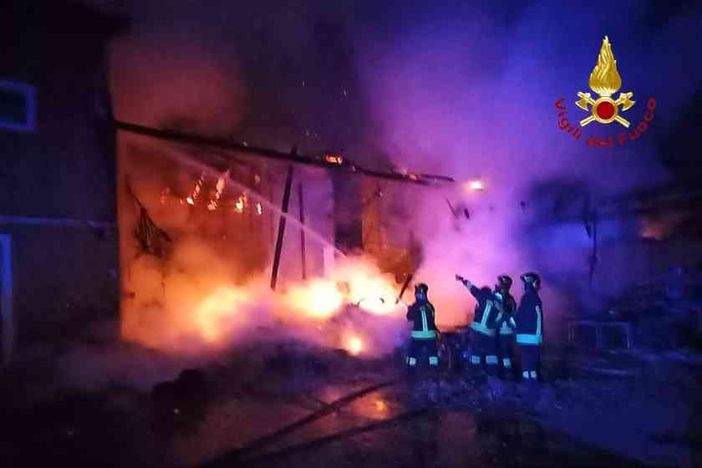 cascina fiamme cascina fiamme