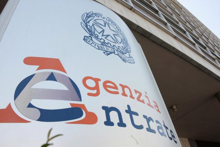 "Ci strozzano, ci pignorano e non ci permettono di rimetterci in piedi. Chiudo, lascio a casa cinque persone" Un lettore scrive