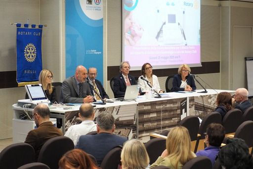 Un cardiotocografo STAN, in dono all'ospedale di Biella dal Rotary Club Biella