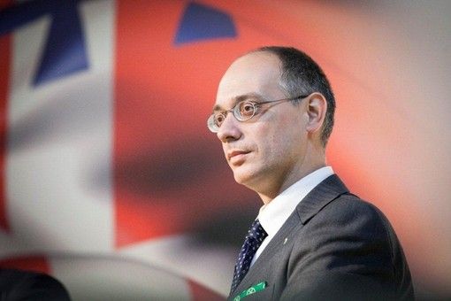 L'onorevole Roberto Simonetti L'onorevole Roberto Simonetti