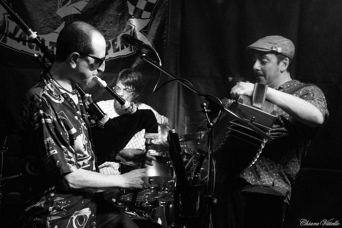 Kitchen Implosion, atmosfere celtiche e furore punk