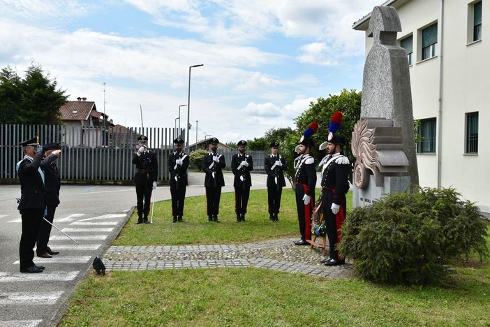 5 giugno, i Carabinieri hanno reso onore ai Caduti