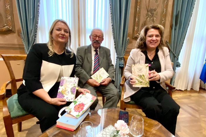 Raffaella Ranise ospite ai "Venerdì letterari" del Circolo Sociale di Biella