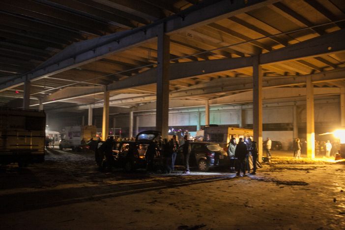 Nell'ex Aiazzone si ballava ancora dopo il sorgere del sole VIDEO Nell'ex Aiazzone si ballava ancora dopo il sorgere del sole VIDEO