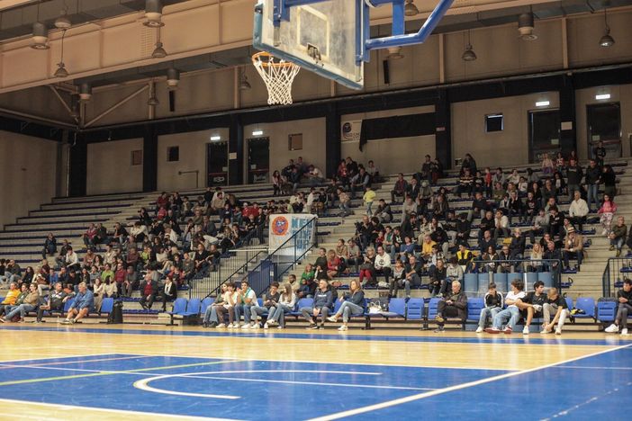 Basket-serie C: il Teens lotta e sogna, ma al Pajetta passa San Mauro, 70-81 il finale