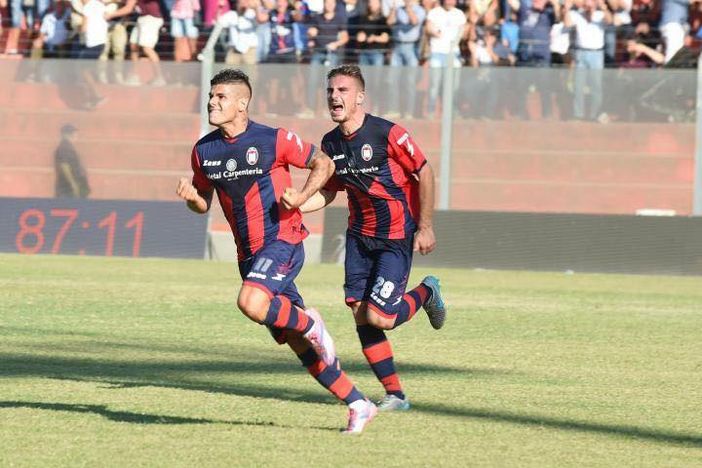 Giuseppe Torromino con la maglia del Crotone