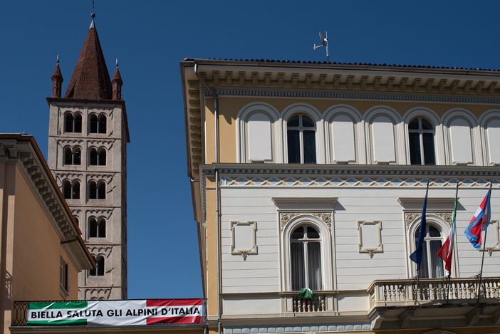 Alpini: Obiettivo Sabato documenta l'accoglienza biellese.