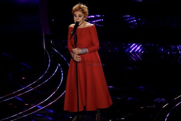 Ornella Vanoni, voce eterna: da Sanremo al primato al Premio Tenco, la donna che ha cambiato la musica italiana Ornella Vanoni, voce eterna: da Sanremo al primato al Premio Tenco, la donna che ha cambiato la musica italiana