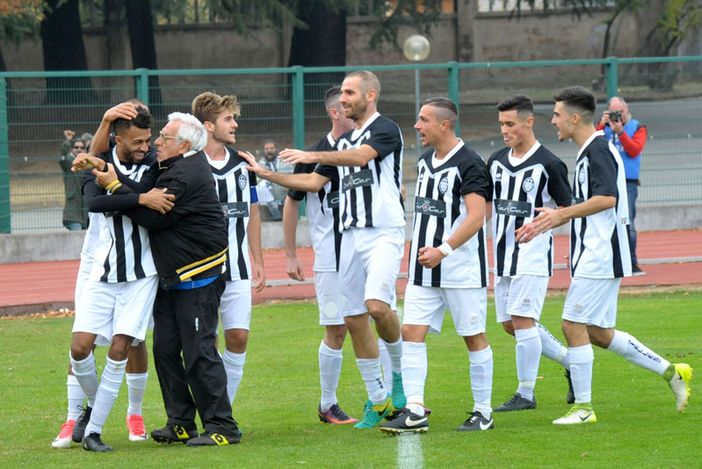 Calcio: Nuovo sponsor alla Biellese, è ufficiale Casa.it Calcio: Nuovo sponsor alla Biellese, è ufficiale Casa.it