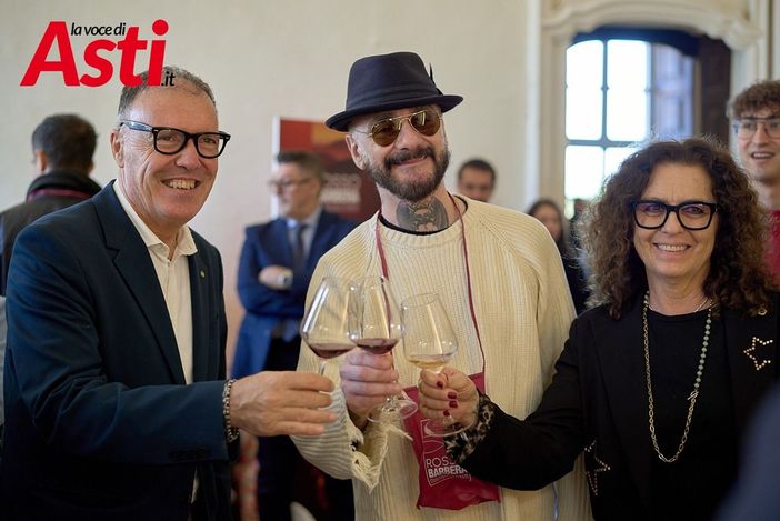 La 'dichiarazione d'amore' di J-Ax: "Costigliole è casa mia" La 'dichiarazione d'amore' di J-Ax: "Costigliole è casa mia"